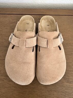 Quince Water Repellant Suede Clog Mule